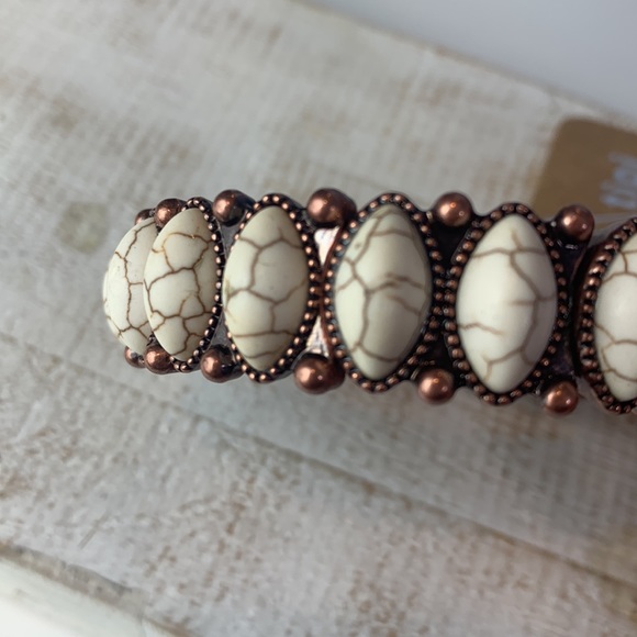 Southwestern Natural Stone Navajo Stretch Bracelet - Picture 4 of 5